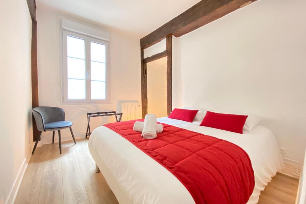 Le Soleil D'Or Apartment Chartres Bagian luar foto